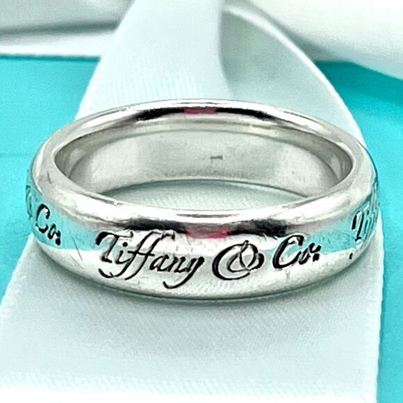 Tiffany & Co. Wide Notes Script Silver Ring - Sz 7.5 - Picture 14 of 16